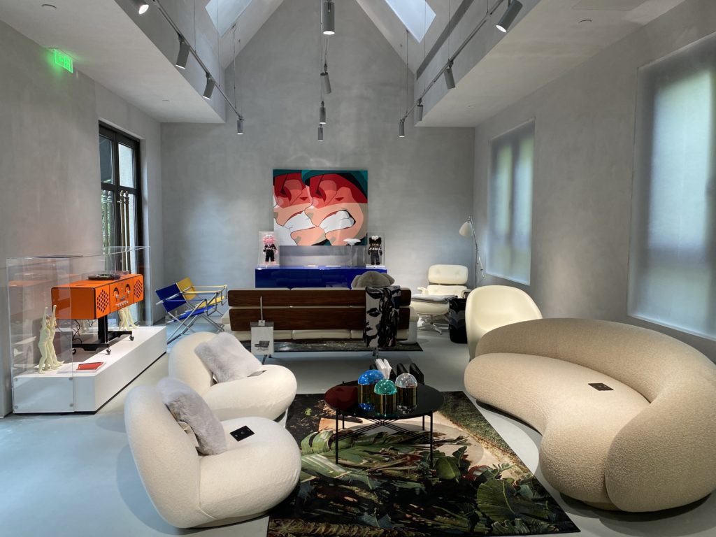 I YOUTH STUDIO